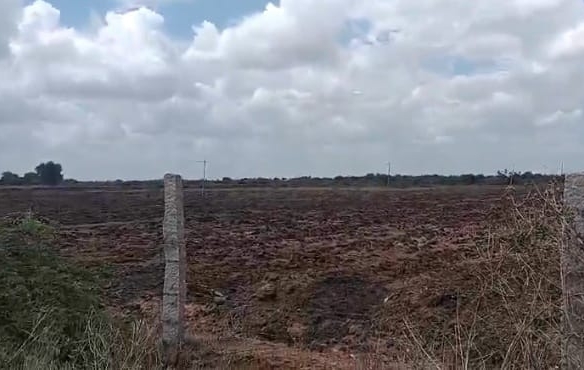 🌾 25 Acres Red Soil Agricultural Land for Sale near Hagaribommanahalli, Karnataka | Clear Documents & Good Groundwater | BX25248 | 💰 ₹20 Lakhs Per Acre agriculture land for sale