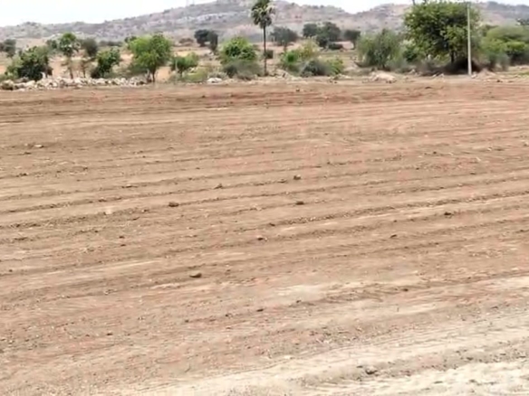 4 Acres BT Road Facing