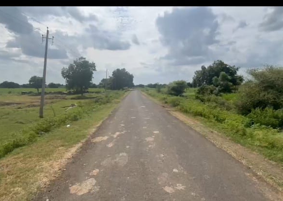 B T Road Facing Land