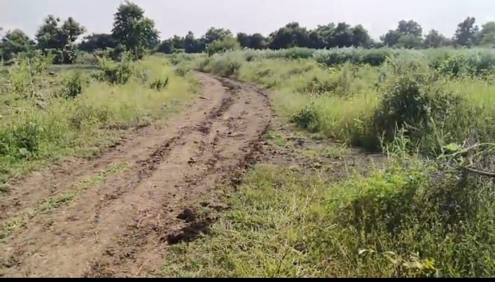 1 Acre 20 Guntas Black Soil Land for Sale in Vikarabad District, Telangana | ₹45 Lakhs per Acre | BHOOVIX BX-32736