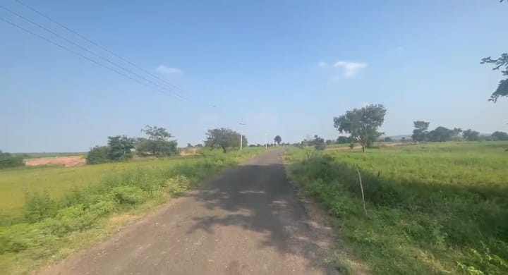8 Acres BT Road Facing Red Soil Land for Sale in Kalaburagi state, Karnataka | ₹20 Lakhs per Acre | BHOOVIX BX-32764