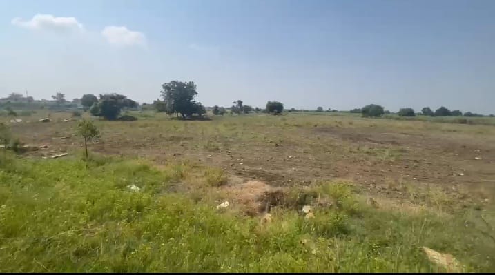 3 Acres 20 Guntas BT Road Facing Agriculture Land for Sale in Chincholi Taluk, Kalaburagi District, Karnataka | ₹14 Lakhs per Acre | BHOOVIX BX-33066