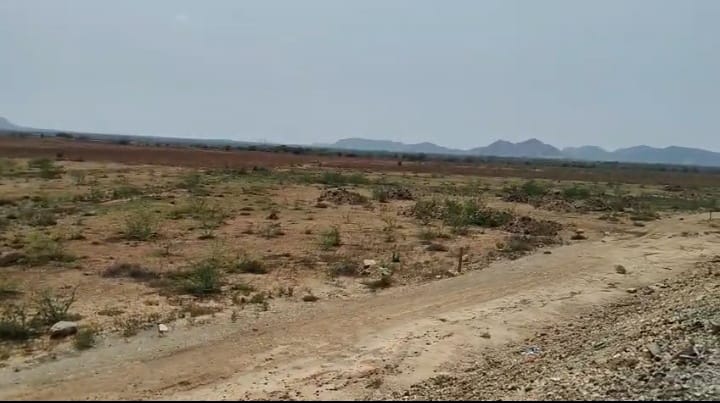 1 acre mixed soil land Exist beside 6 Lane Express Way Attached in Veligandla Mandal, Markapuram District, Andhra Pradesh | ₹16 Lakhs/Acre | BHOOVIX BX-33249