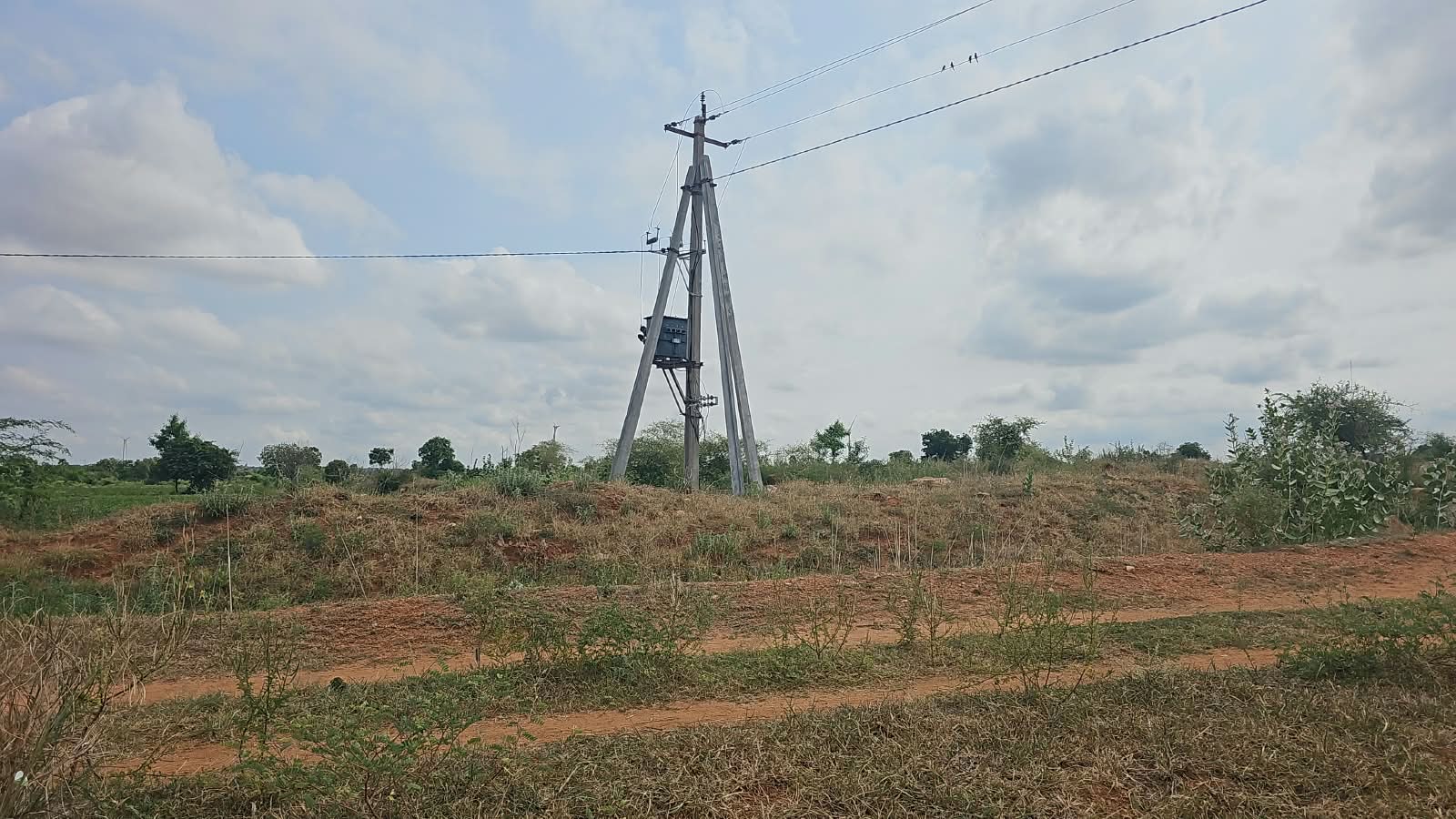 2.17 Acres Canal Attached Red Soil Land in Devanakonda Mandal, Kurnool District, Andhra Pradesh | ₹11 Lakhs per Acre | BHOOVIX BX-33690